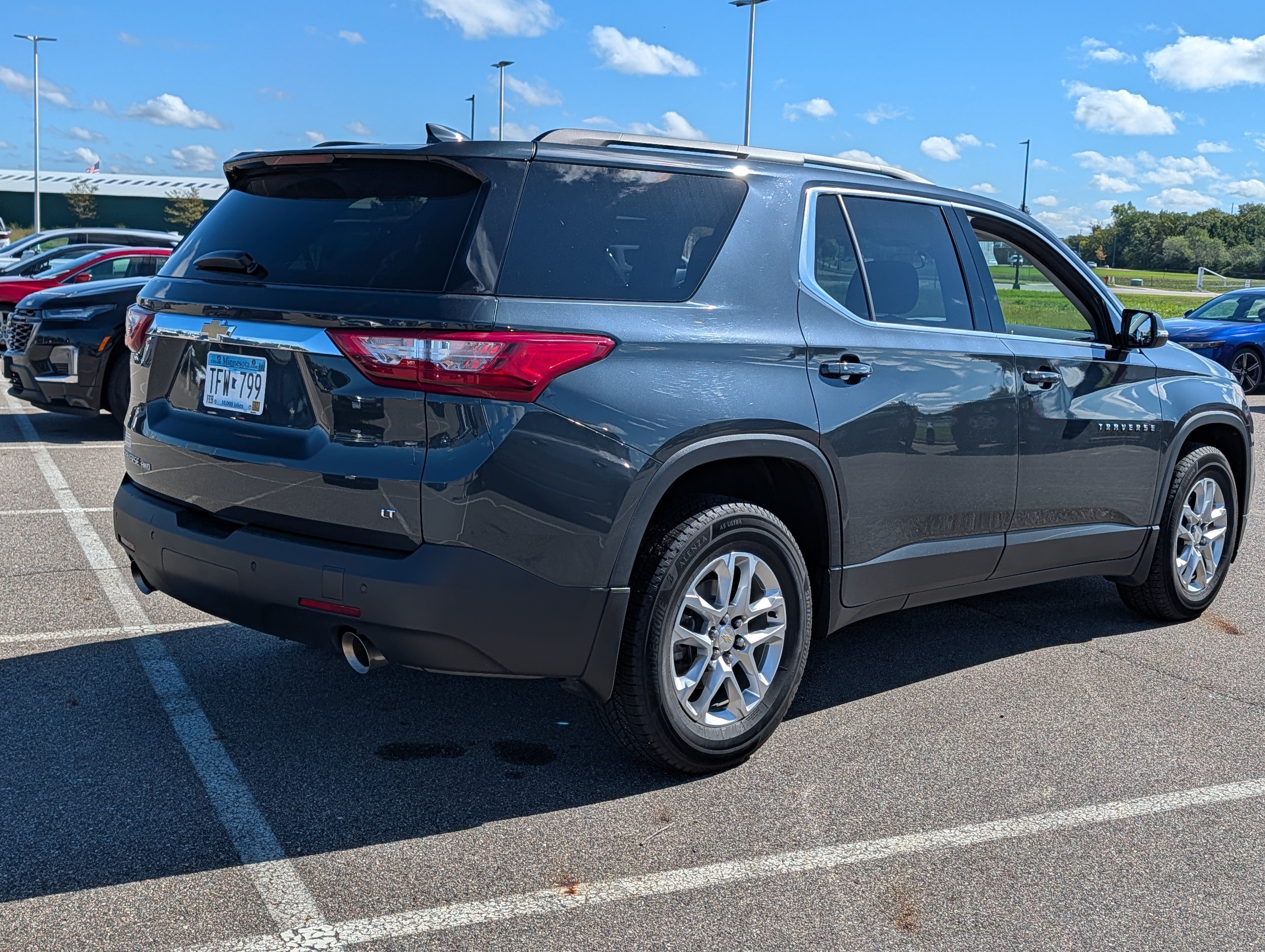 Used 2019 Chevrolet Traverse LT AWD/4WD image 4