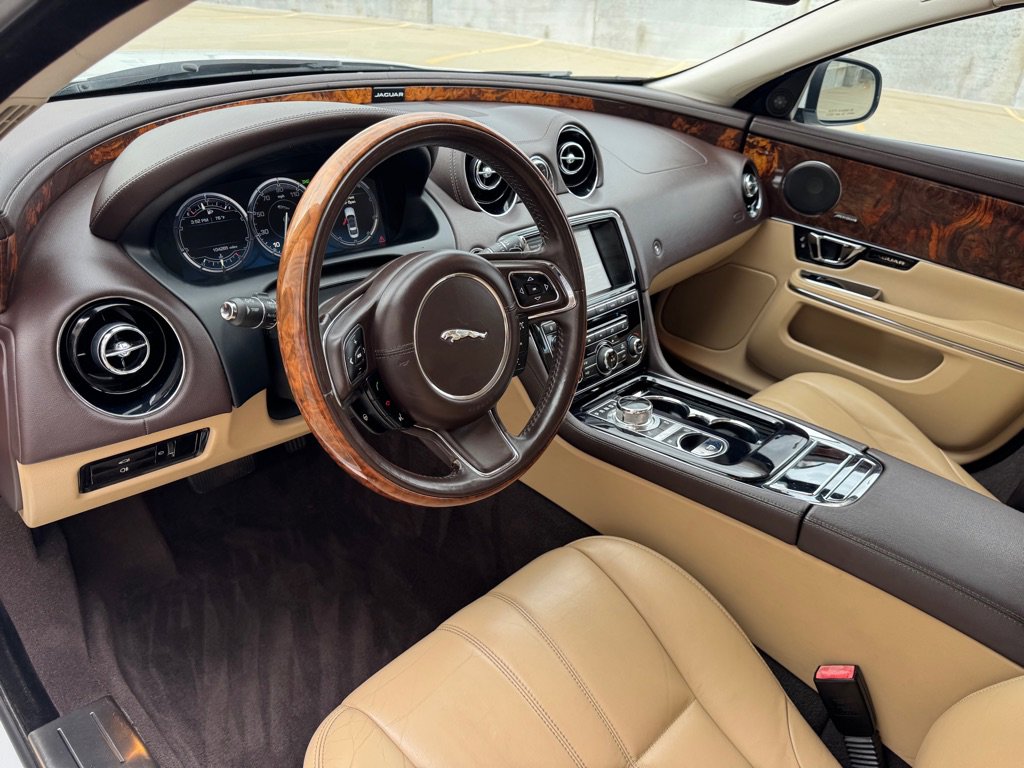 Used 2015 Jaguar XJ AWD image 11
