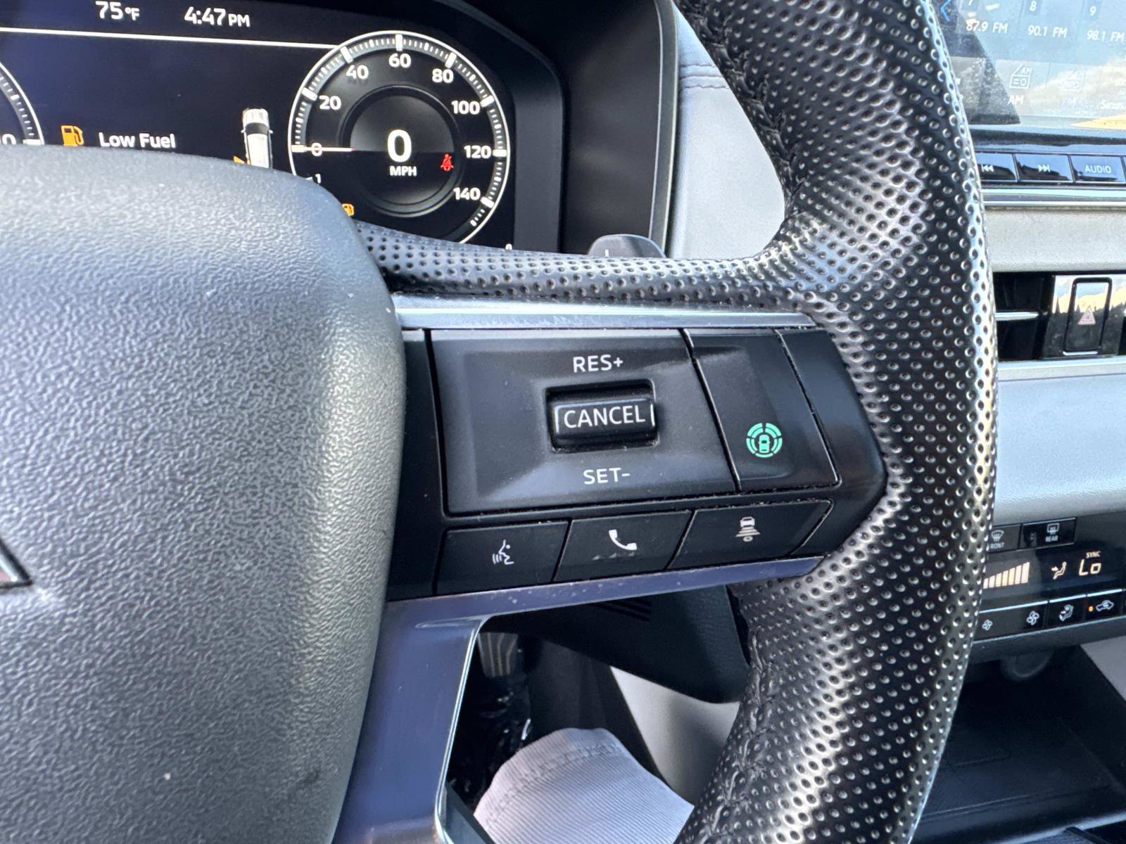 Used 2024 Mitsubishi Outlander SEL image 19