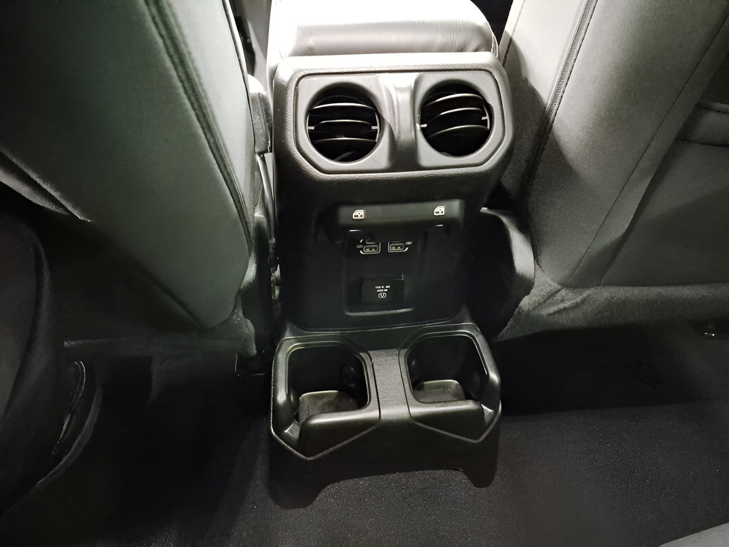 Used 2023 Jeep Gladiator Overland AWD/4WD image 14