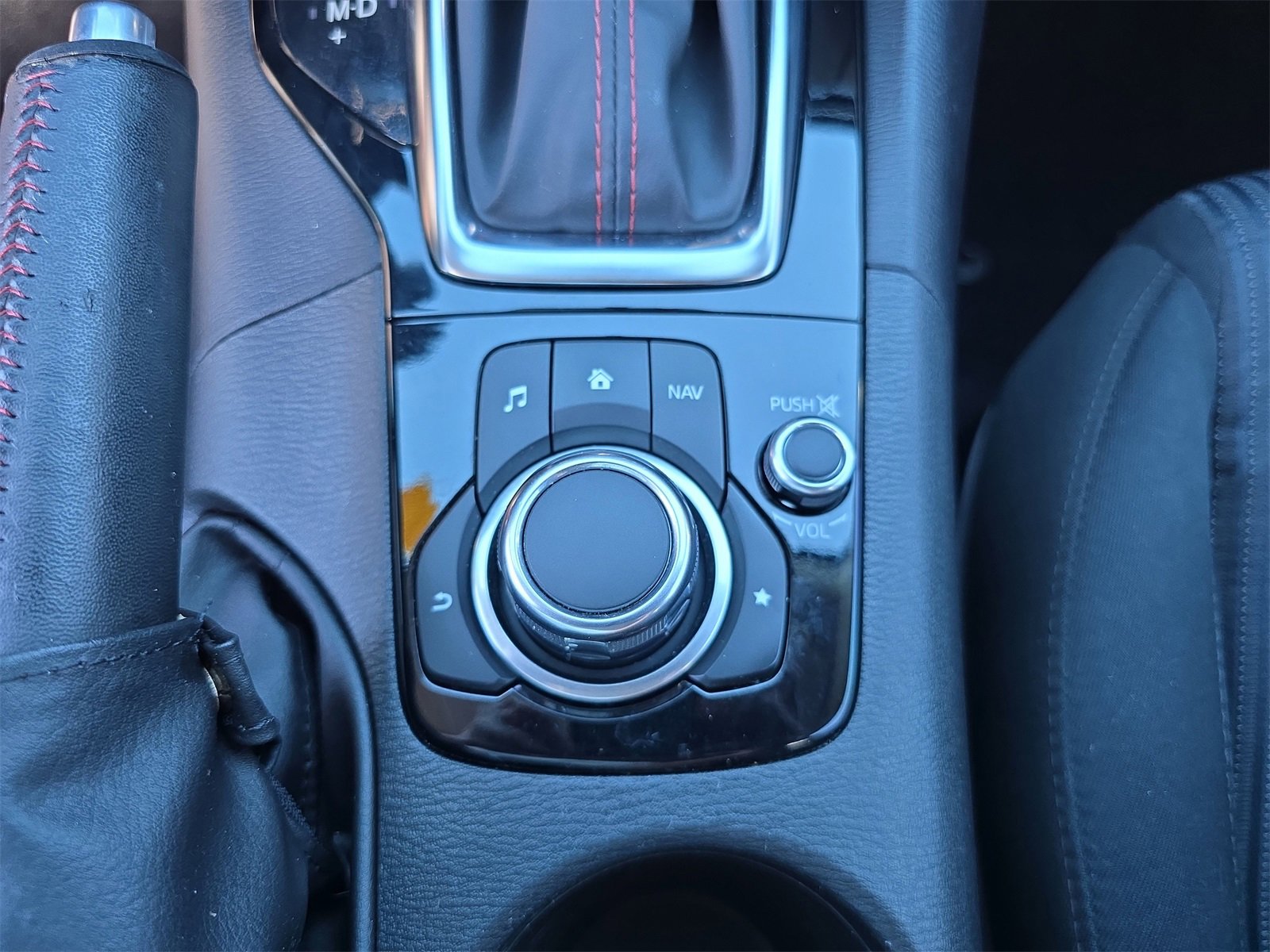 Used 2016 MAZDA MAZDA3 i Touring w/ Popular Equipment Package image 21