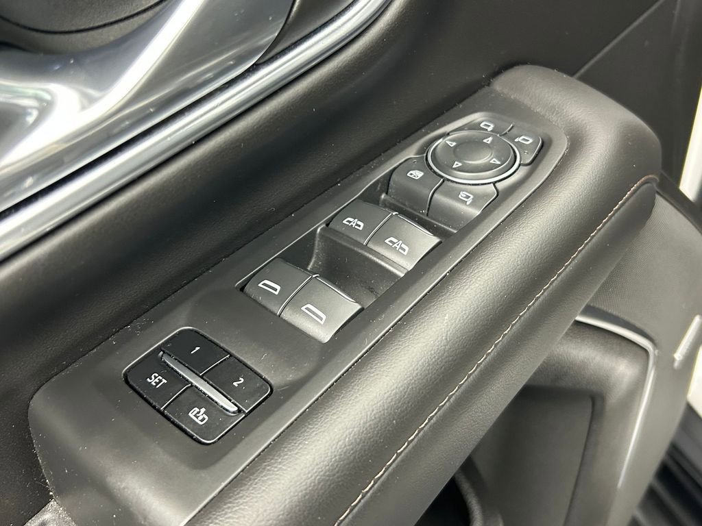 Used 2023 Chevrolet Tahoe High Country image 13