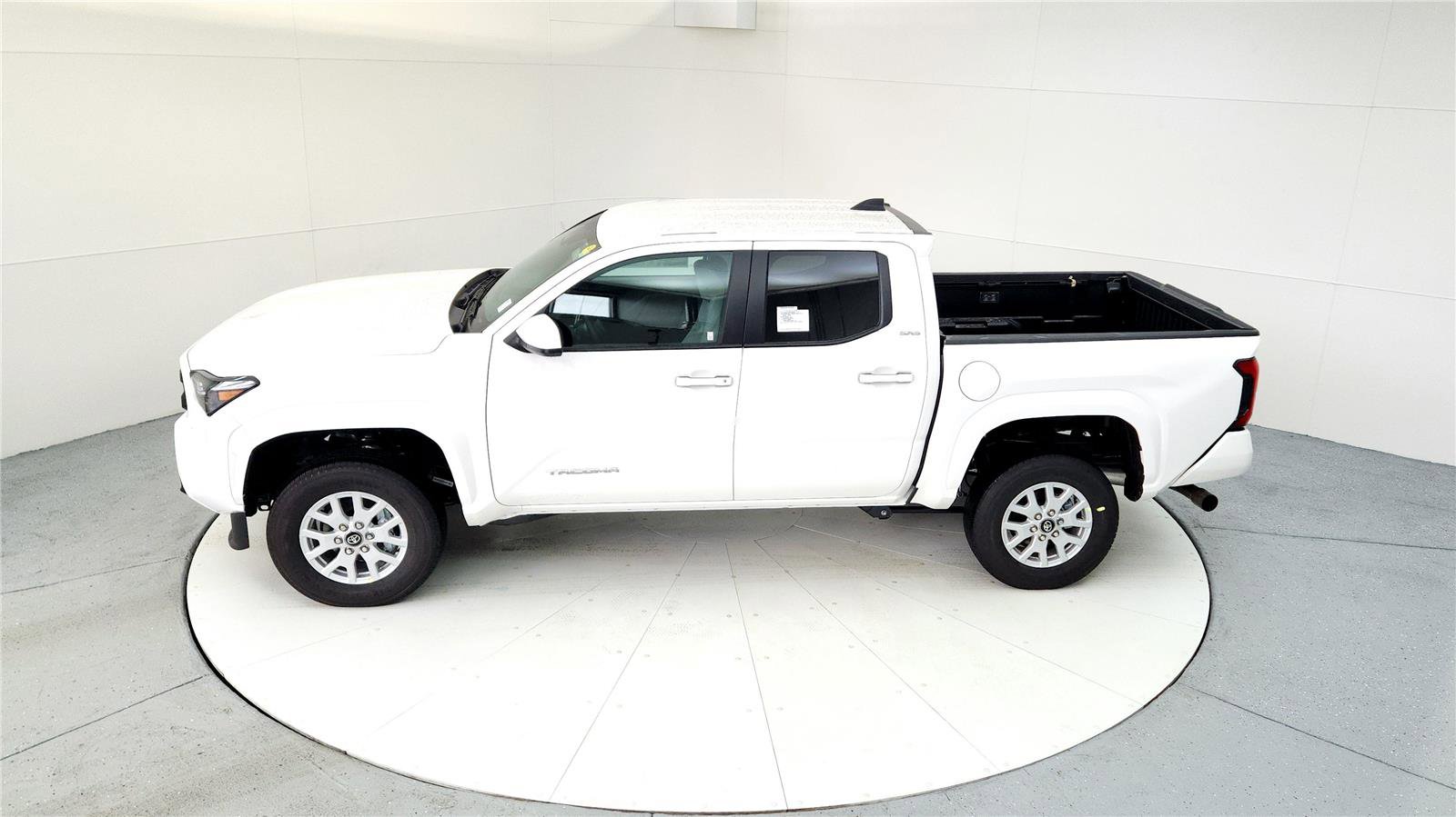 Certified 2025 Toyota Tacoma SR5 image 14