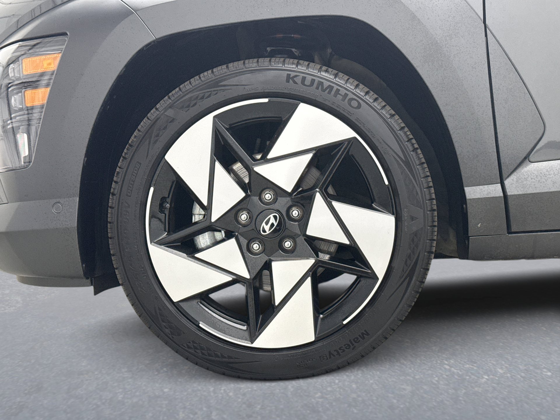 Used 2026 Hyundai Kona Limited FWD image 27