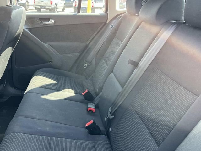 Used 2015 Volkswagen Tiguan S image 20