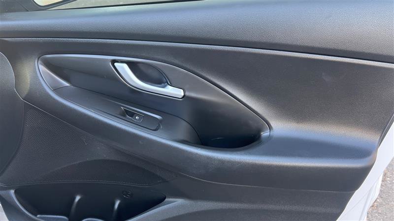 Used 2018 Hyundai Elantra GT FWD image 35