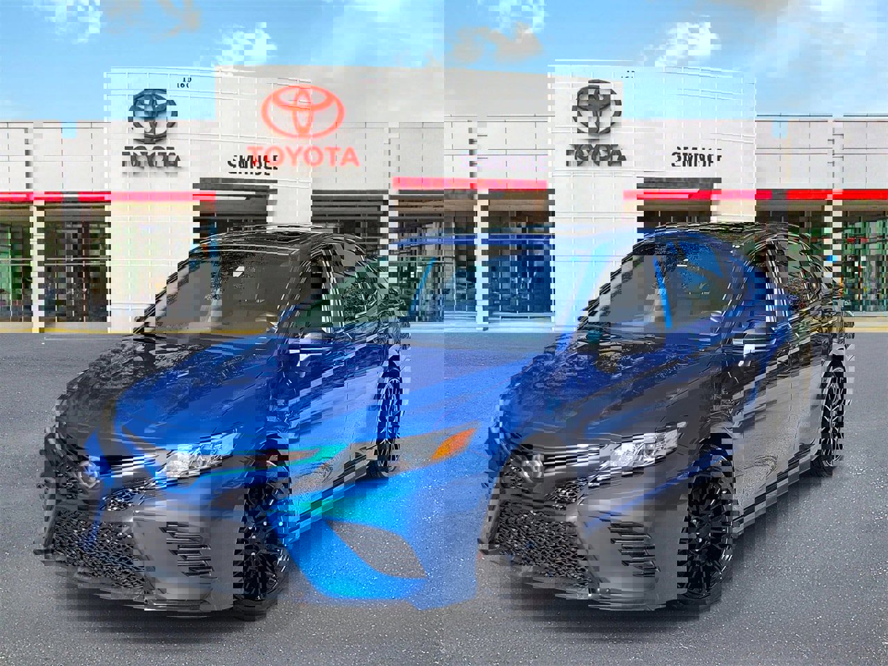 Used 2019 Toyota Camry SE image 1