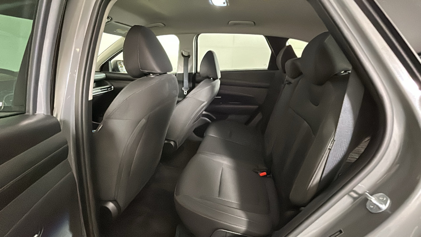 Used 2025 Hyundai Tucson SEL FWD image 32