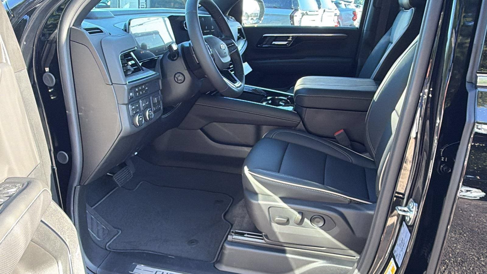 New 2026 Chevrolet Suburban Premier w/ Sun And Tow Package AWD/4WD image 16