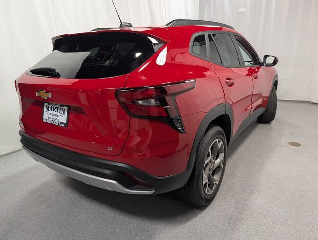 New 2026 Chevrolet Trax LT w/ Driver Confidence Package FWD image 3