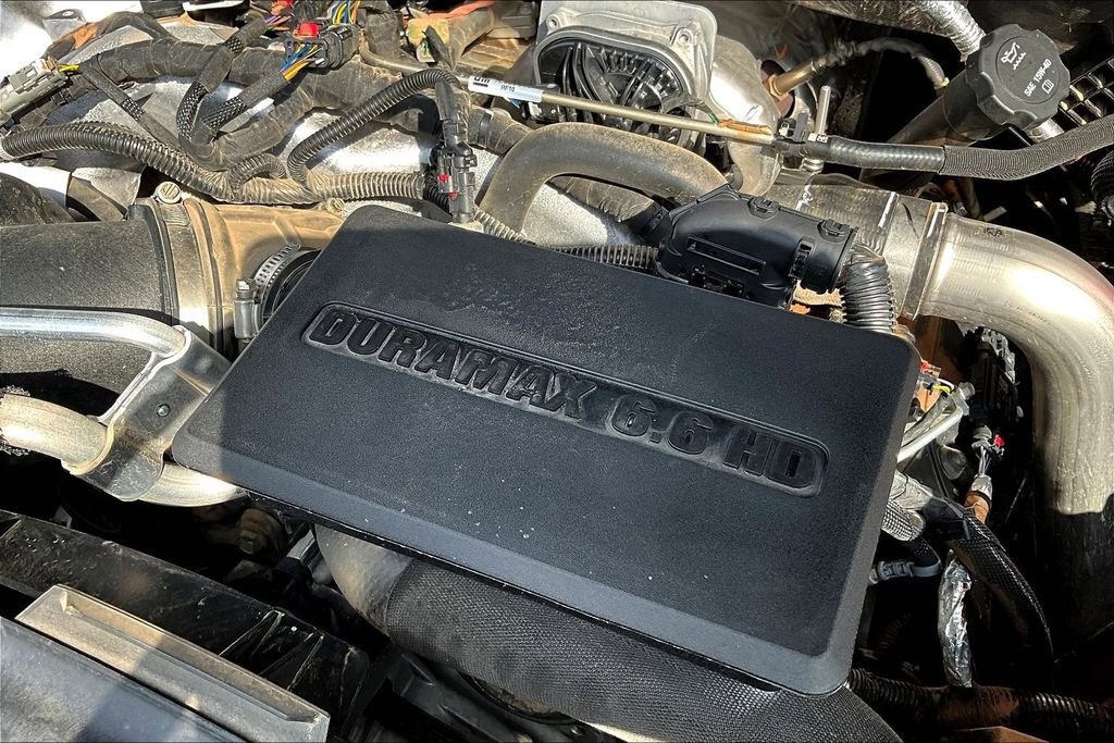 Used 2025 GMC Sierra 2500 AT4X image 42