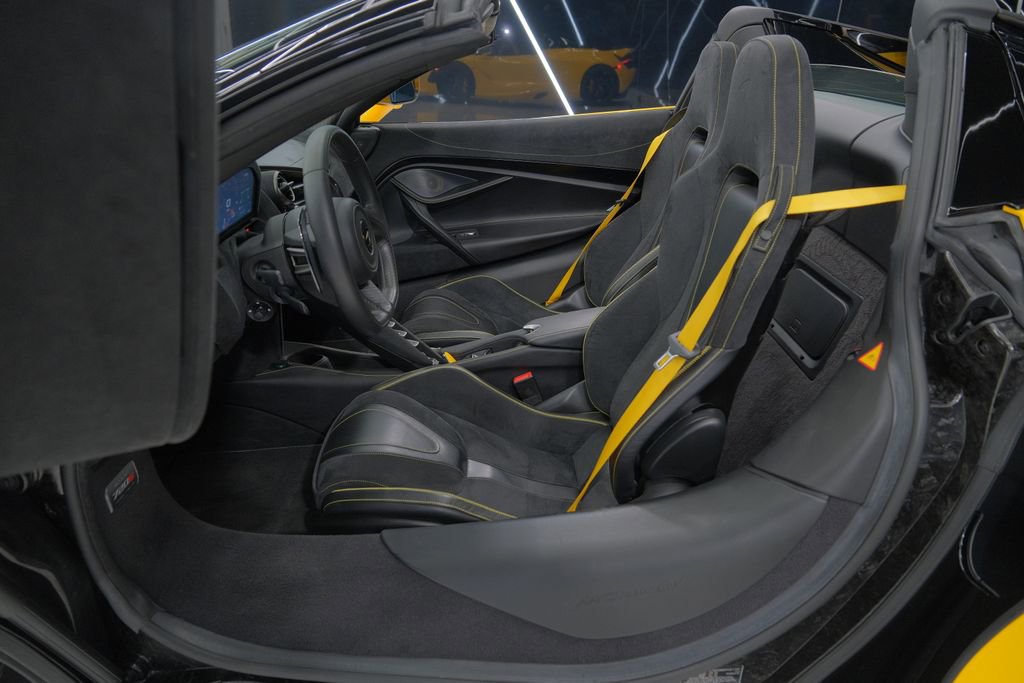 Used 2023 McLaren 720S Luxury image 31