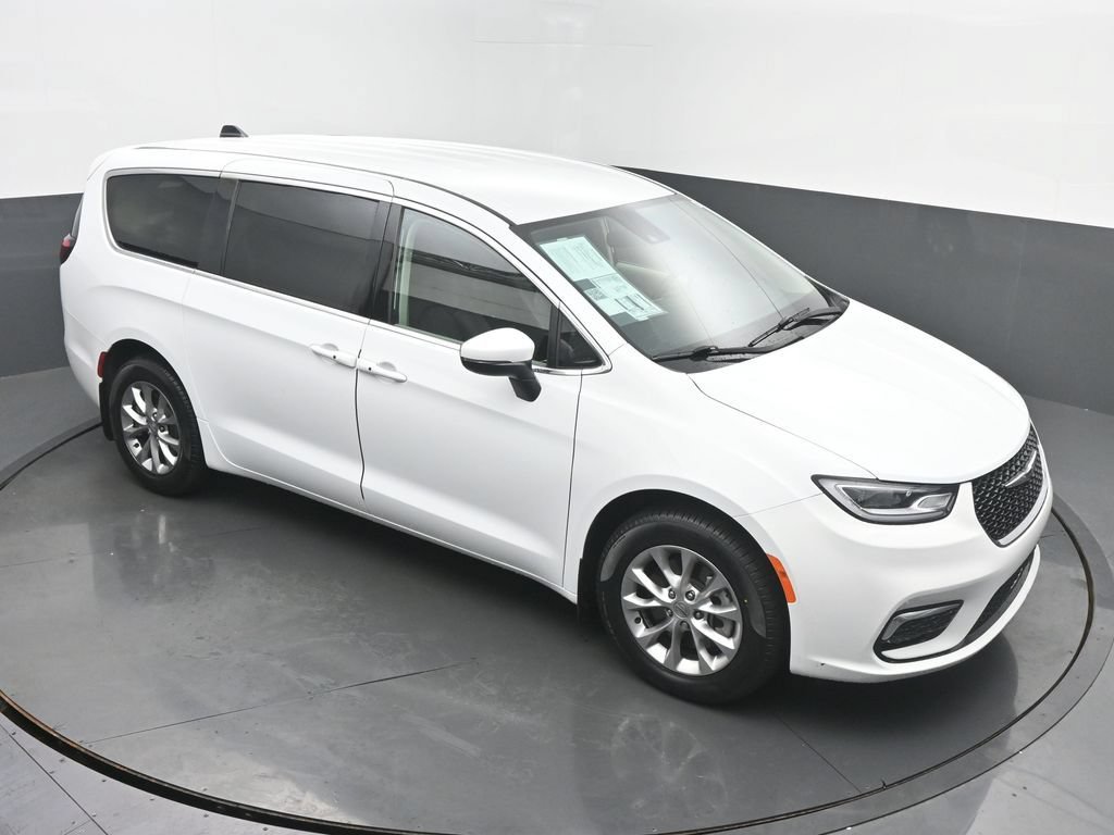 Used 2023 Chrysler Pacifica Touring-L AWD/4WD image 53