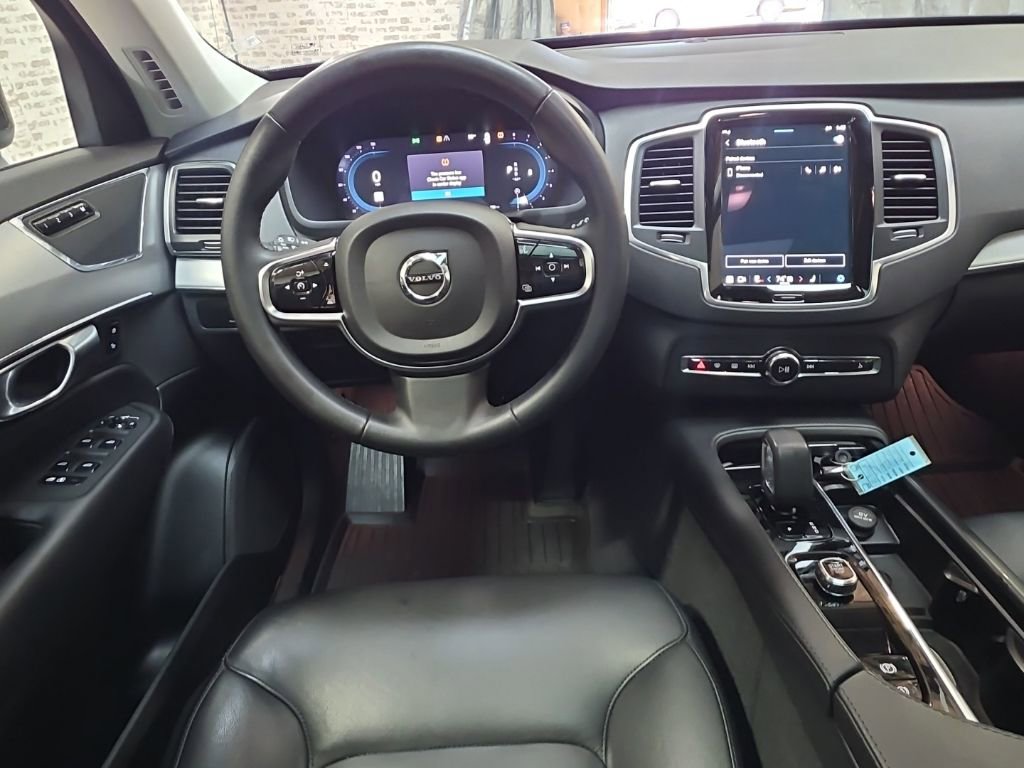 Used 2024 Volvo XC90 B5 Core AWD/4WD image 16