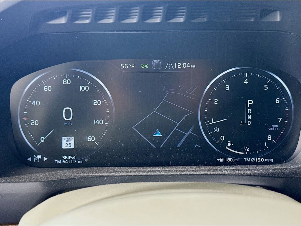 Used 2021 Volvo XC90 T6 Momentum w/ Climate Package AWD/4WD image 12