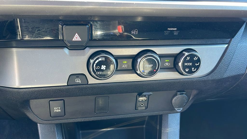 Used 2016 Toyota Tacoma SR5 image 21