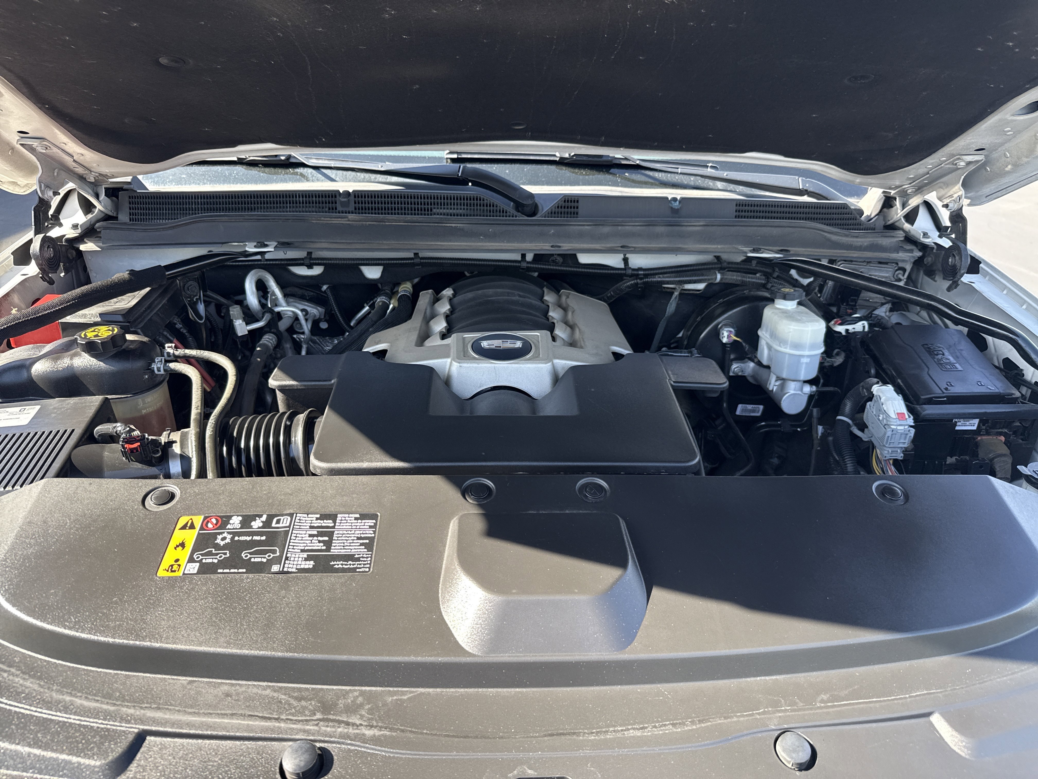 Used 2019 Cadillac Escalade ESV Luxury AWD/4WD image 31