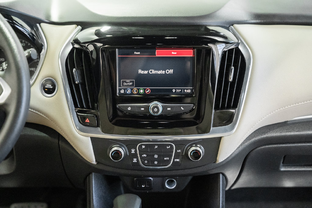 Used 2022 Chevrolet Traverse LS AWD/4WD image 17