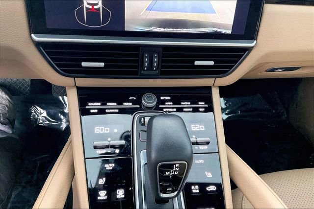 Used 2022 Porsche Cayenne AWD/4WD image 35