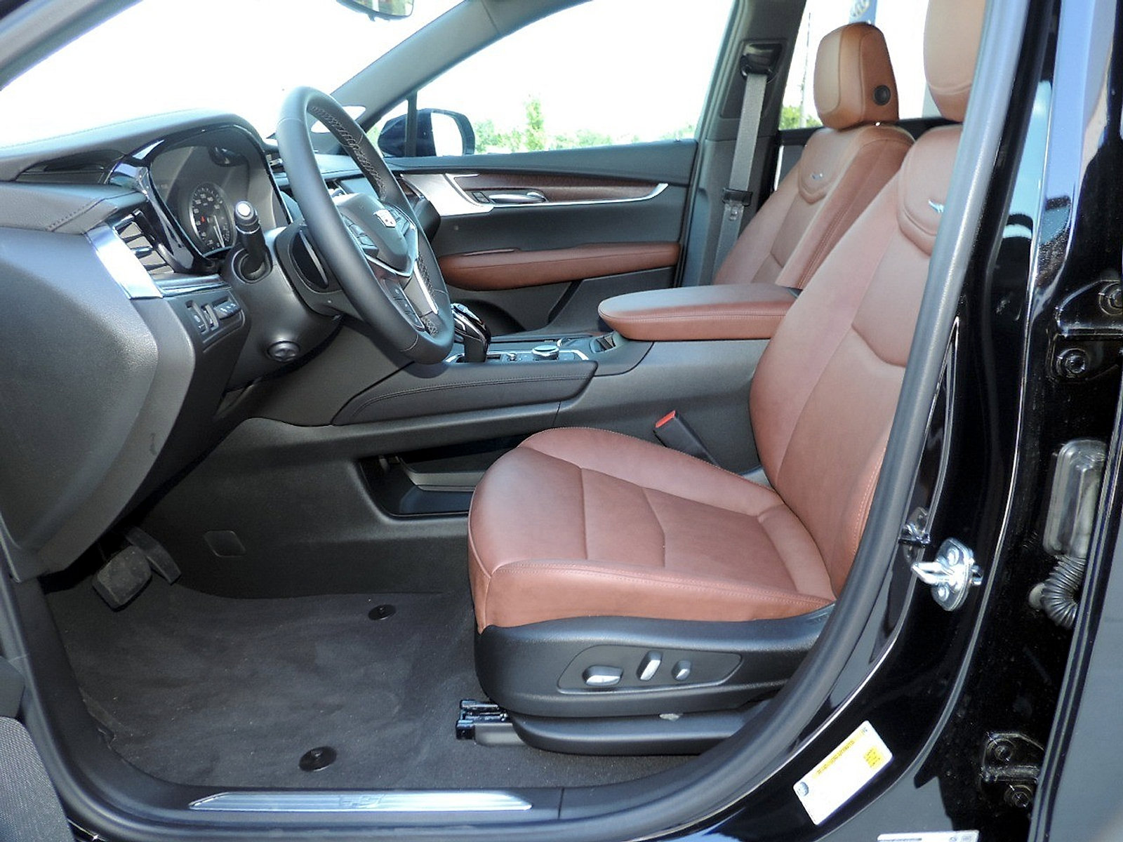 New 2026 Cadillac XT5 Premium Luxury w/ Driver Assist Package FWD image 17