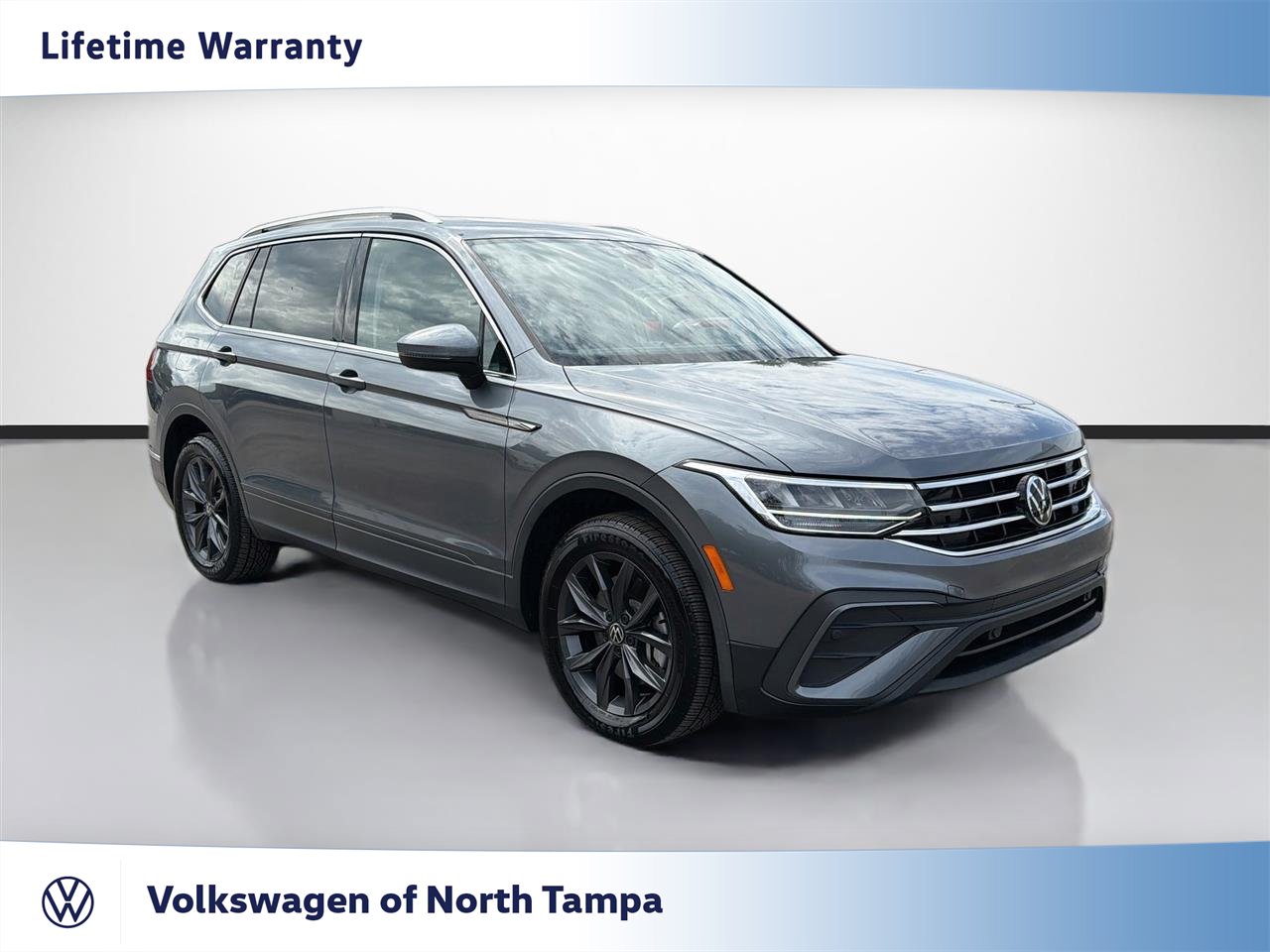 Used 2022 Volkswagen Tiguan SE w/ Panoramic Sunroof Package