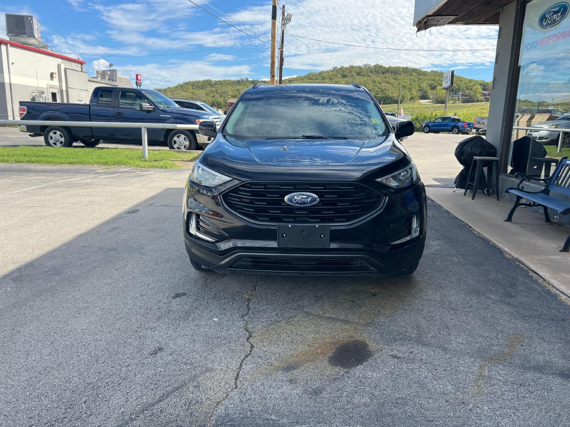 Used 2023 Ford Edge SEL w/ Sport Appearance Package AWD/4WD image 4