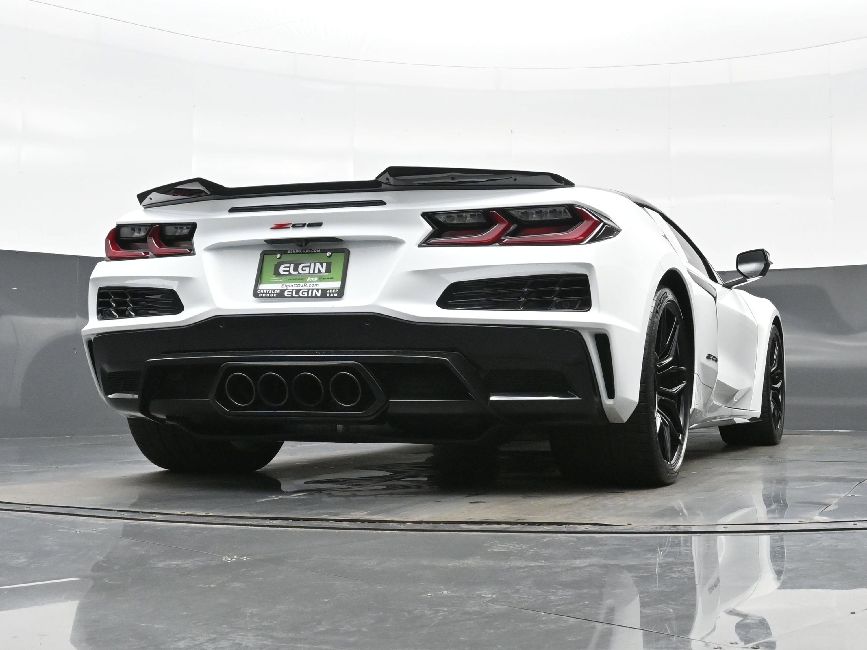 Used 2025 Chevrolet Corvette Z06 w/ Stealth Interior Trim Package RWD image 28