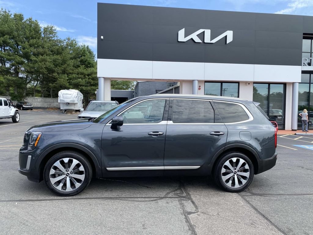 Used 2022 Kia Telluride S AWD/4WD image 2
