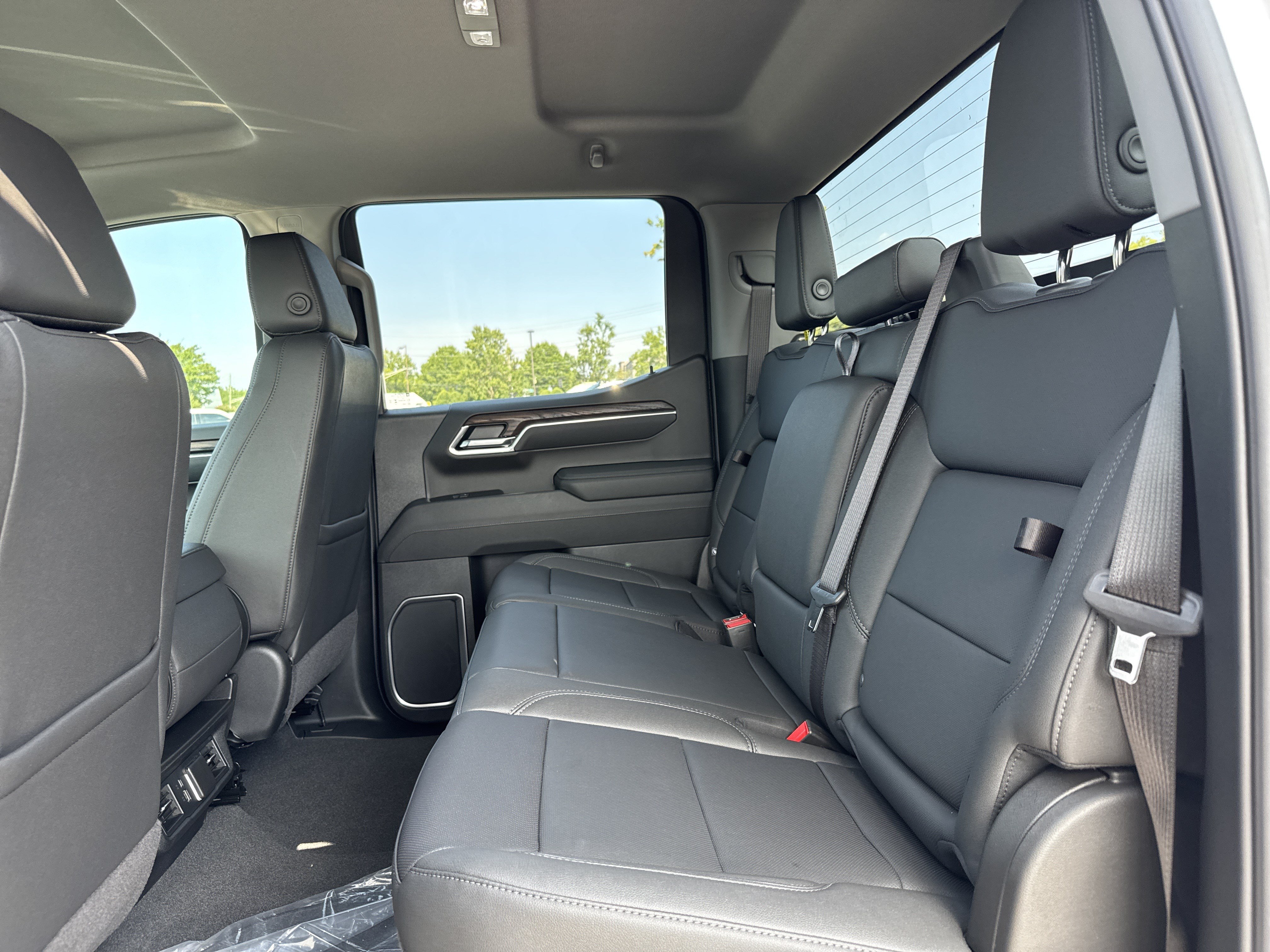 New 2026 GMC Sierra 1500 SLT w/ X31 Off-Road Package AWD/4WD image 30