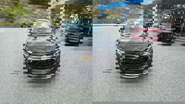 New 2025 Chevrolet Trax LT w/ Driver Confidence Package FWD image 8