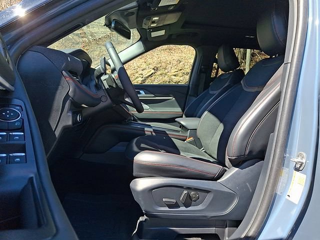 Used 2025 Ford Explorer ST AWD/4WD image 14