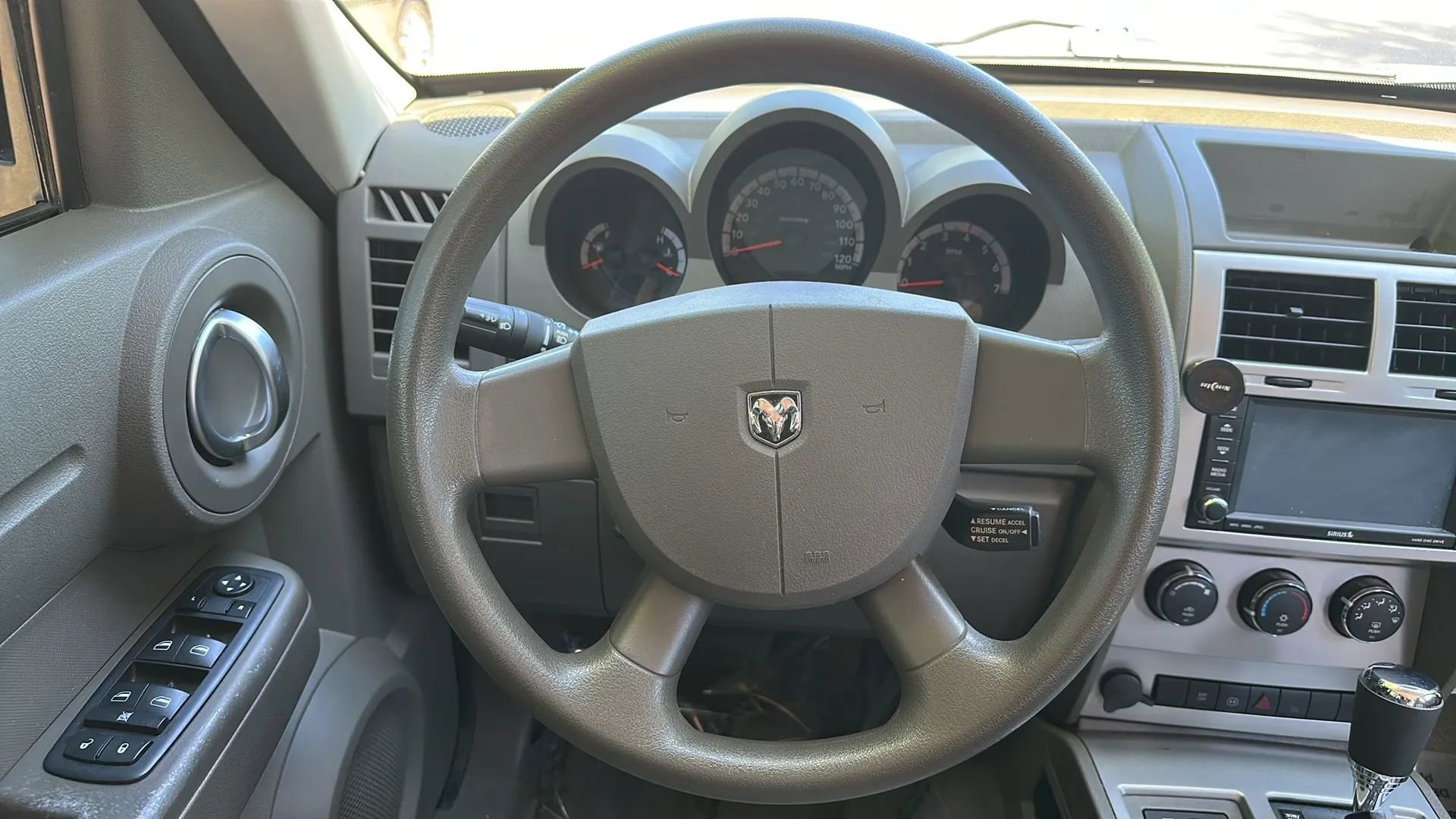 Used 2008 Dodge Nitro SXT image 28