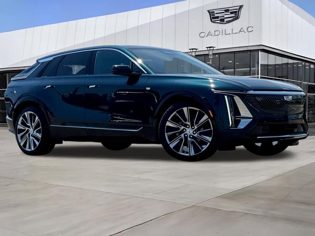 Certified 2025 Cadillac Lyriq Luxury w/ LPO, Floor Liner Package AWD/4WD image 2