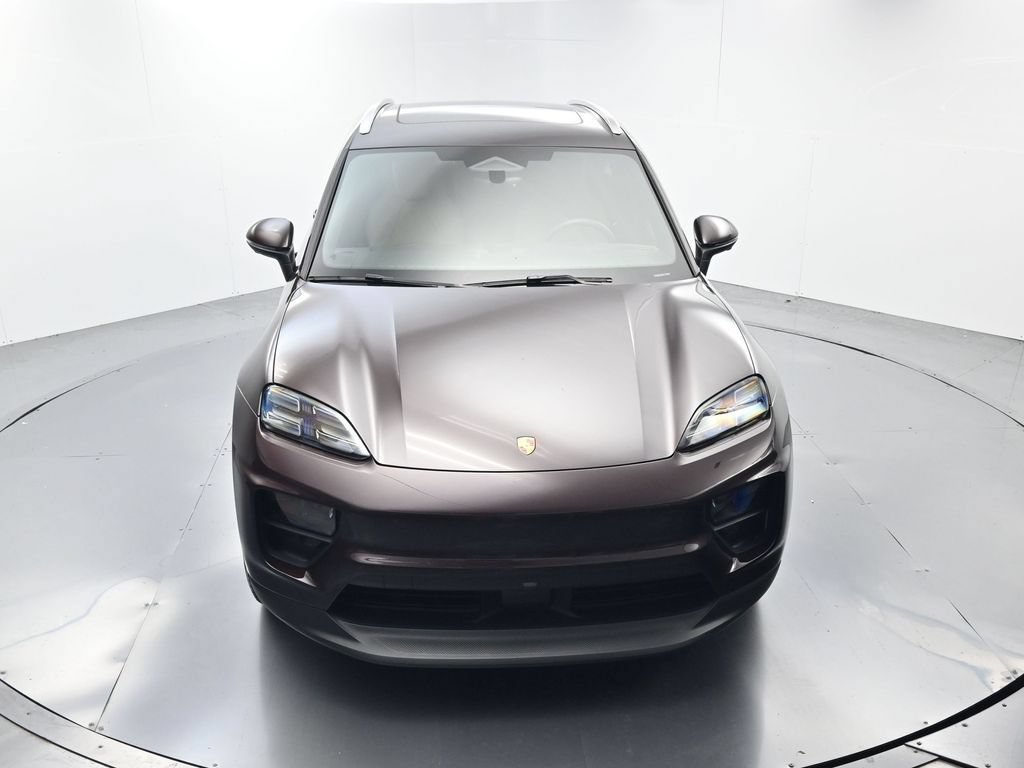 Certified 2025 Porsche Macan 4S Electric AWD/4WD image 45