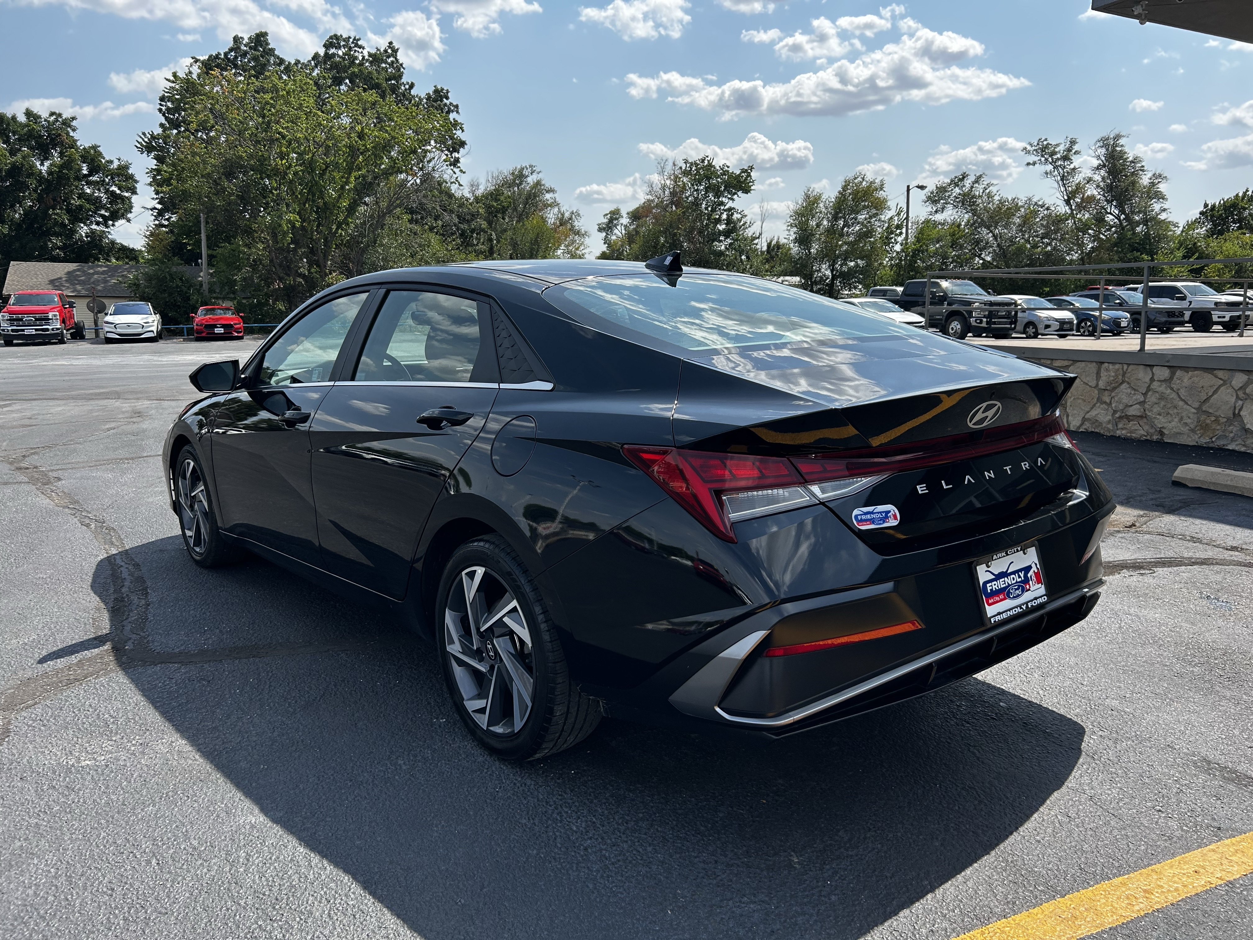 Used 2025 Hyundai Elantra SEL FWD image 6