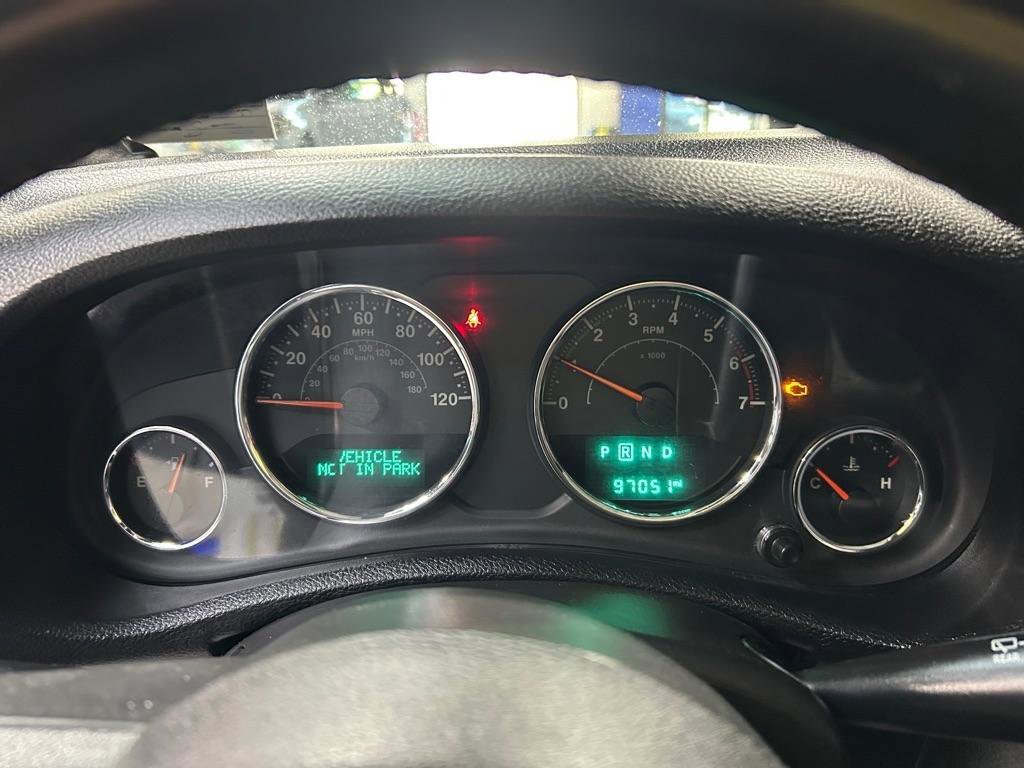 Used 2017 Jeep Wrangler Unlimited Sahara w/ Connectivity Group image 12