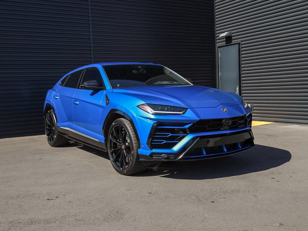 Used 2019 Lamborghini Urus AWD/4WD image 9