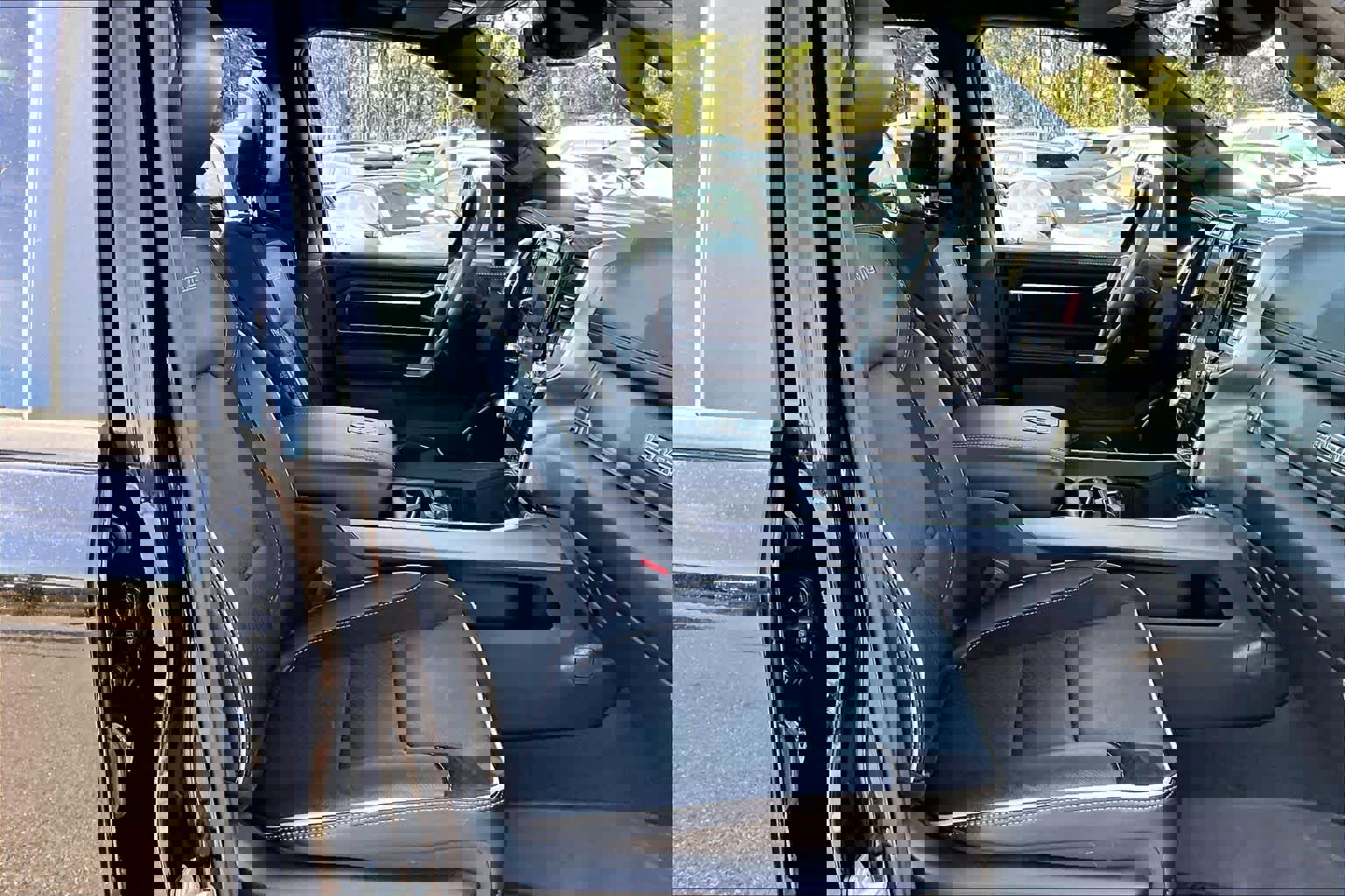 Used 2024 RAM 1500 Laramie image 9