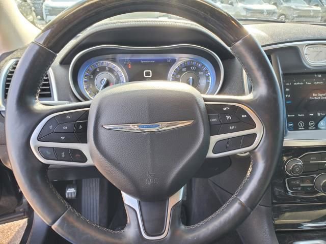 Used 2018 Chrysler 300 Limited image 24