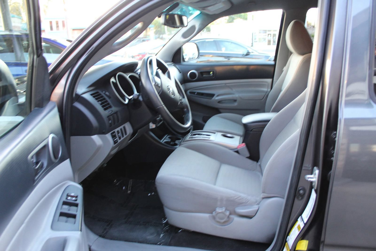 Used 2013 Toyota Tacoma PreRunner w/ SR5 Pkg RWD image 9