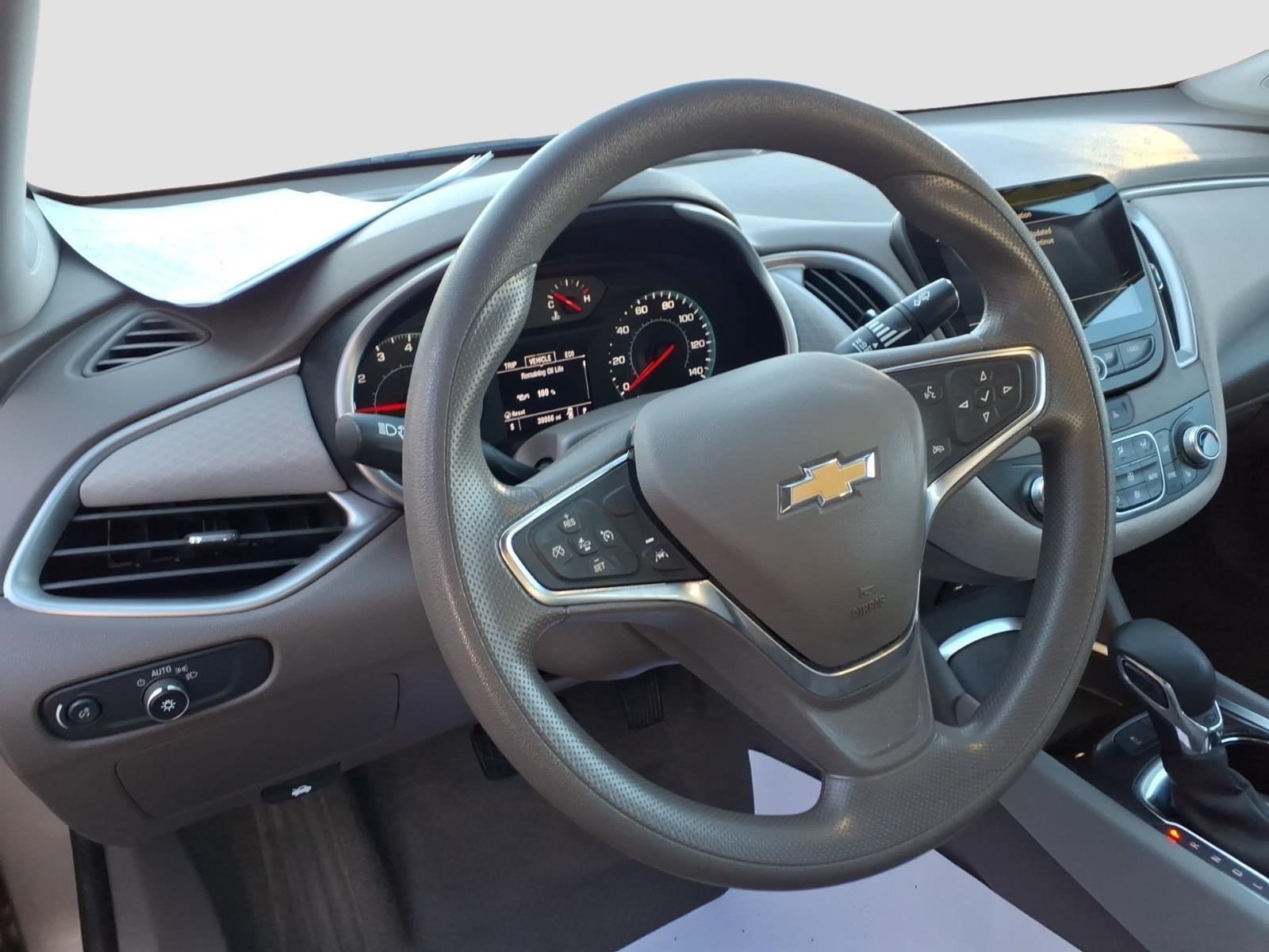 Certified 2025 Chevrolet Malibu LT FWD image 12