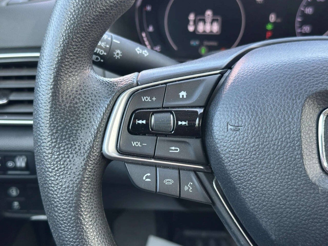 Used 2022 Honda Accord LX image 25