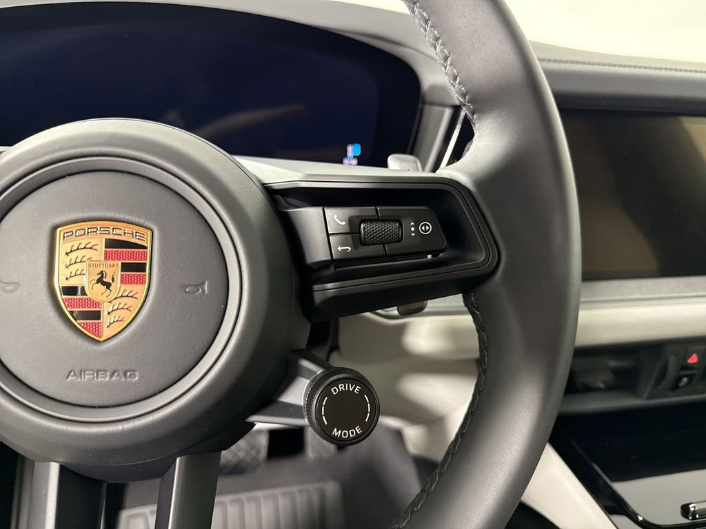 New 2026 Porsche Cayenne image 37