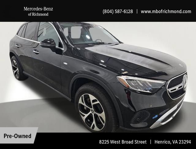 Used 2025 Mercedes-Benz GLC 350e 4MATIC image 3