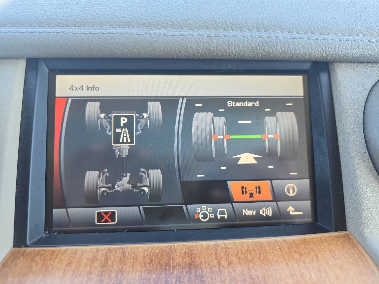 Used 2010 Land Rover LR4 HSE image 20