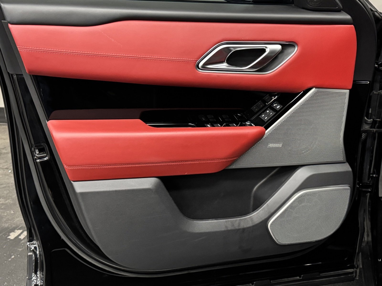 Used 2020 Land Rover Range Rover Velar SV Autobiography Dynamic image 19