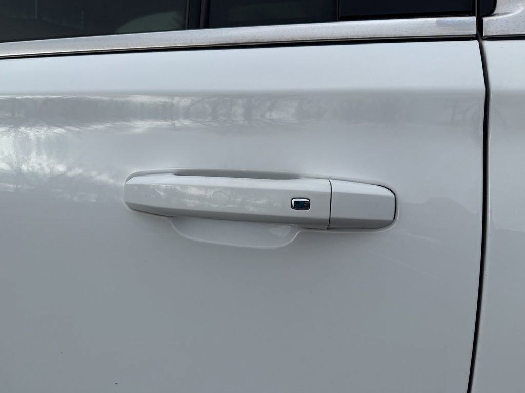 Used 2020 GMC Yukon XL SLT image 12