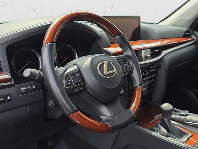 Used 2019 Lexus LX 570 4WD w/ Luxury Package image 18