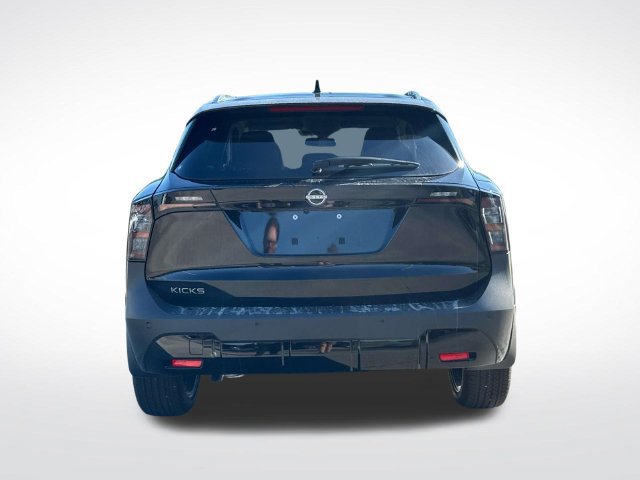 New 2027 Nissan Kicks SR FWD image 8
