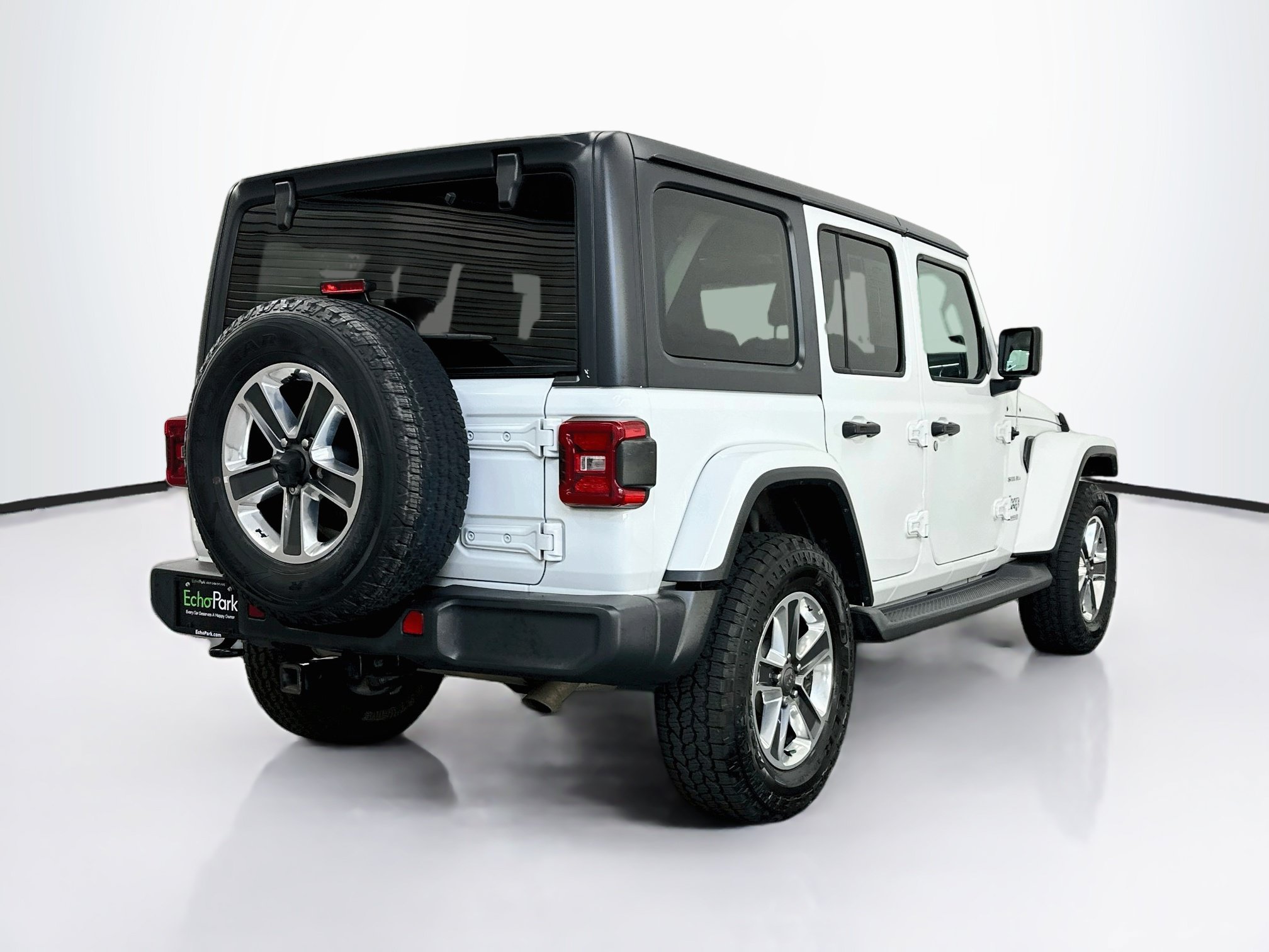 Used 2018 Jeep Wrangler Unlimited Sahara w/ LED Lighting Group AWD/4WD image 9